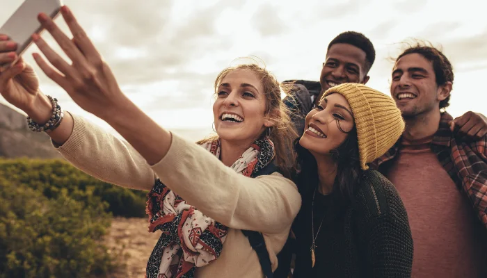 Viajar Sozinho versus Viajar em Grupo Qual a Melhor Opção