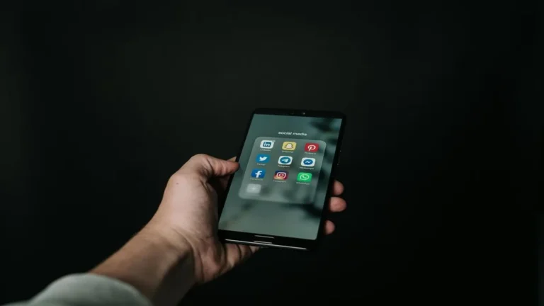 Imagem editorial: Apps úteis para instalar no celular e testar com segurança